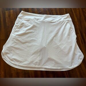 Nike dri-fit white skirt with shorts pockets size large